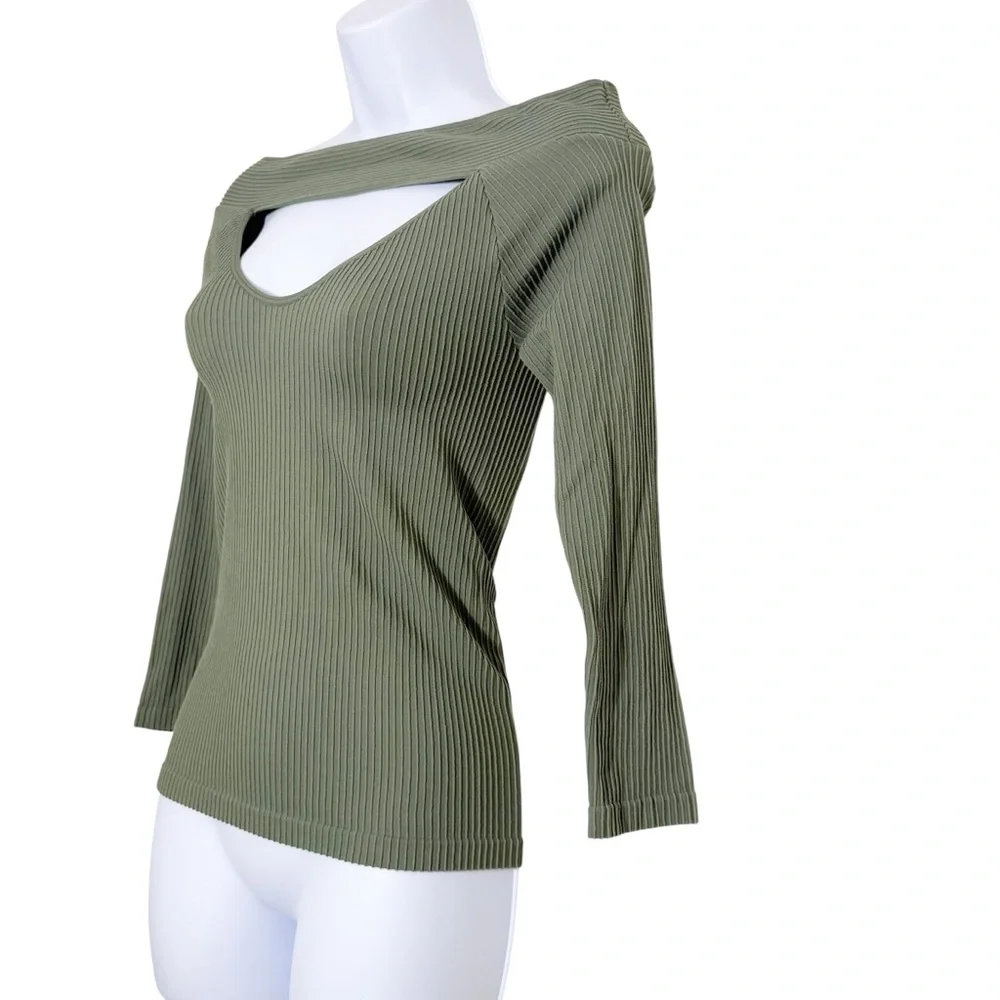 Free People Intimately Off The Shoulder Cut Out‎ Top size M/L